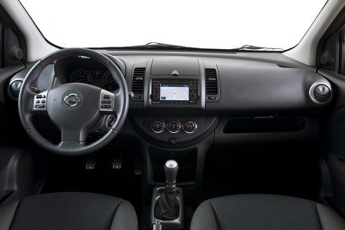 日產(chǎn)推新款NV400廂式車(chē) 外觀酷似福特全順